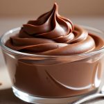 Réaliser une mousse au chocolat aérienne et légère découvrez comment réaliser une mousse au chocolat aérienne et légère, un dessert parfait alliant douceur et légèreté pour ravir vos papilles.